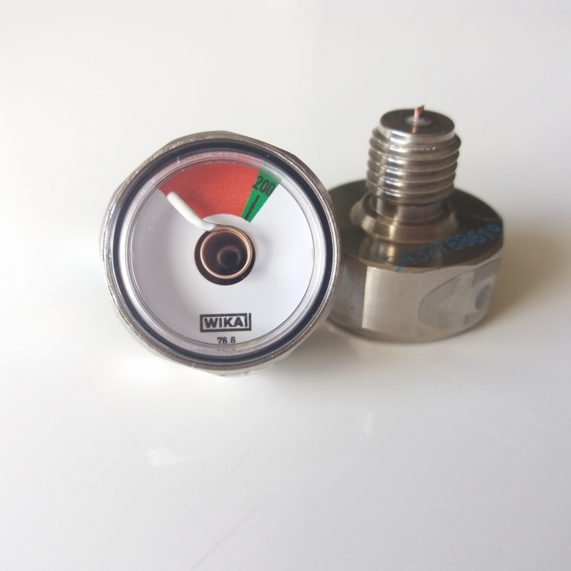Pressure gauge for 200 bar K17-2.15.2-S6 and 300 bar K17-2.15.3-S8